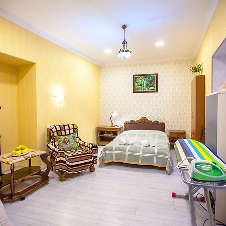 Guest House Happy Holidays Tbilisi Bagian luar foto