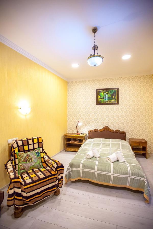 Guest House Happy Holidays Tbilisi Bagian luar foto