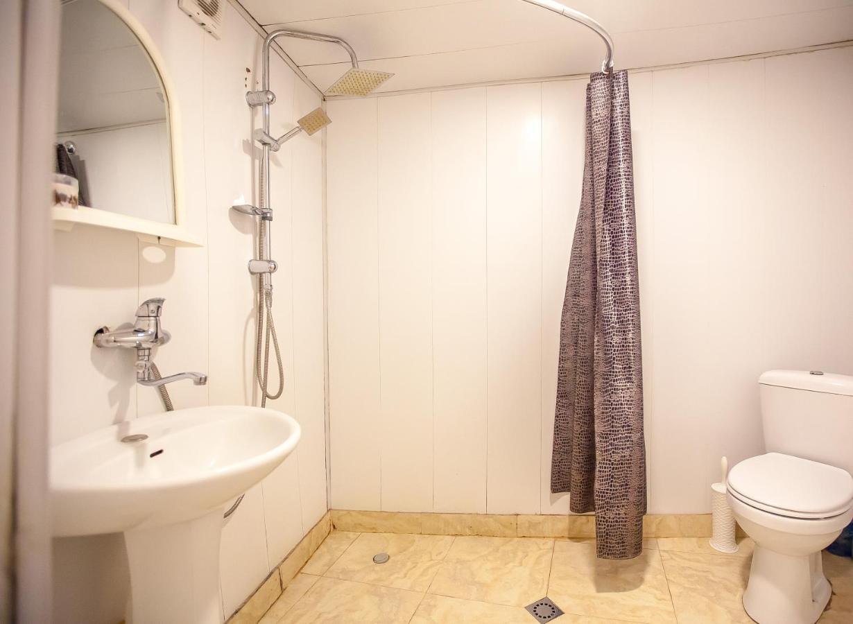 Guest House Happy Holidays Tbilisi Bagian luar foto