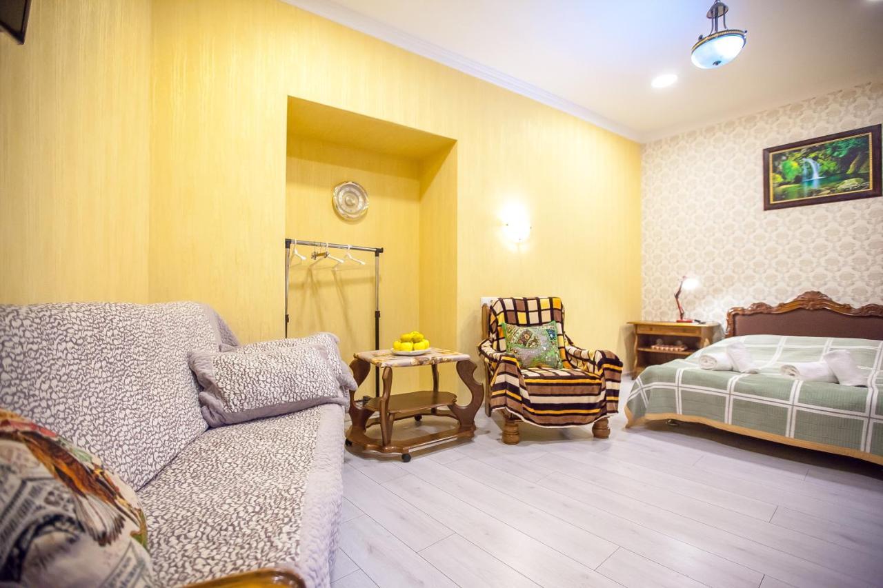 Guest House Happy Holidays Tbilisi Bagian luar foto